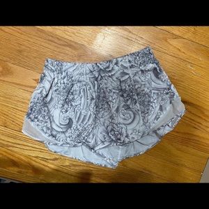 Lululemon Hotty Hot running shorts